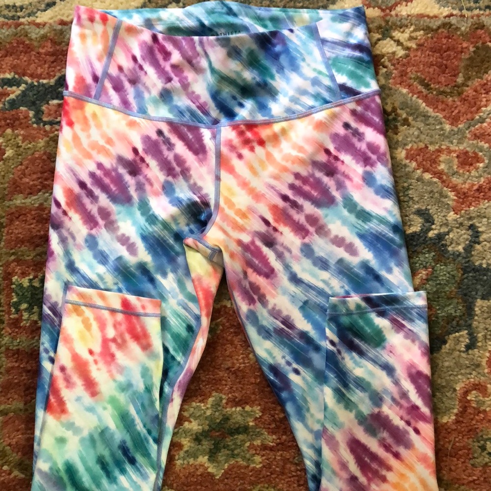 Athleta special addition salutation 7/8 crop legging w/ back pocket